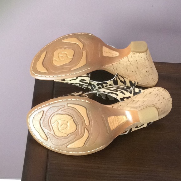 Shoes - Picture 2 of 3